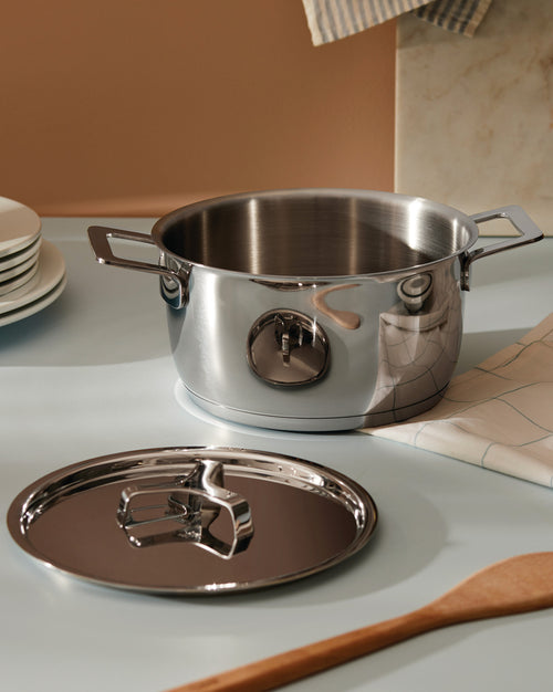 Pots&Pans Ø cm 16.00 || Ø inch 6¼″ Casserole with two handles Alessi 1
