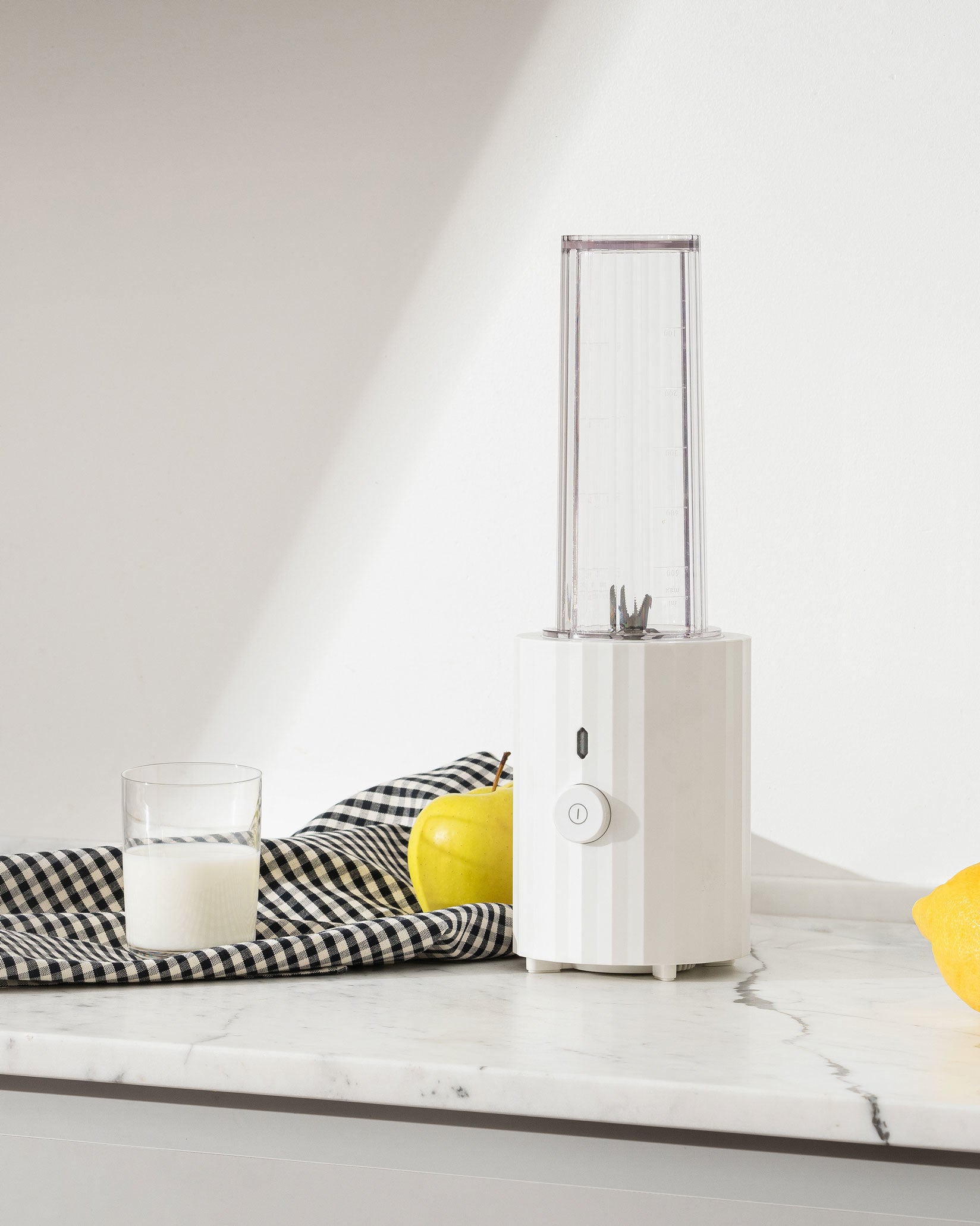 Plissé white Personal blender Alessi 1