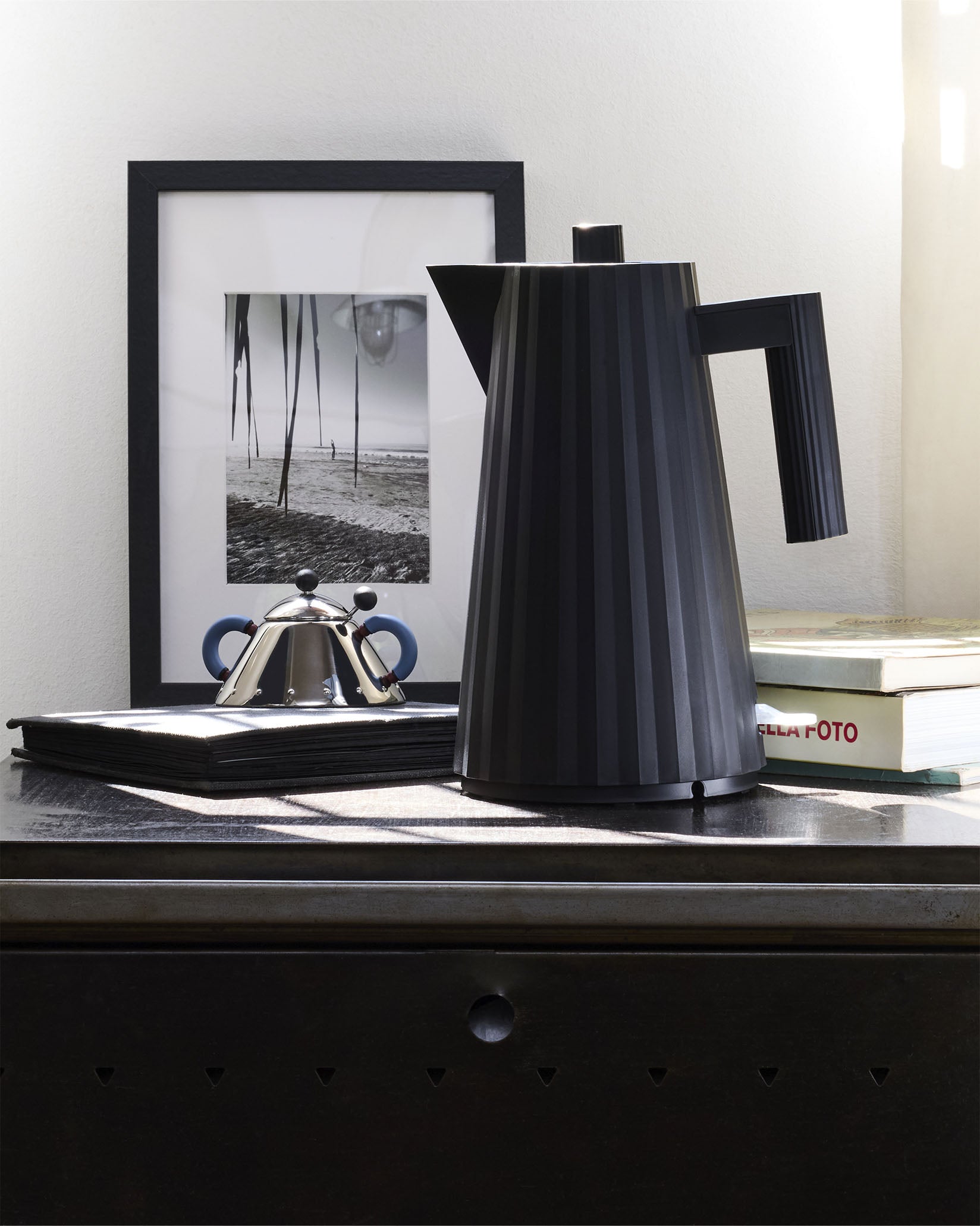 Plissé green, cl 170 || 1.80 oz Electric kettle. European plug Alessi 3