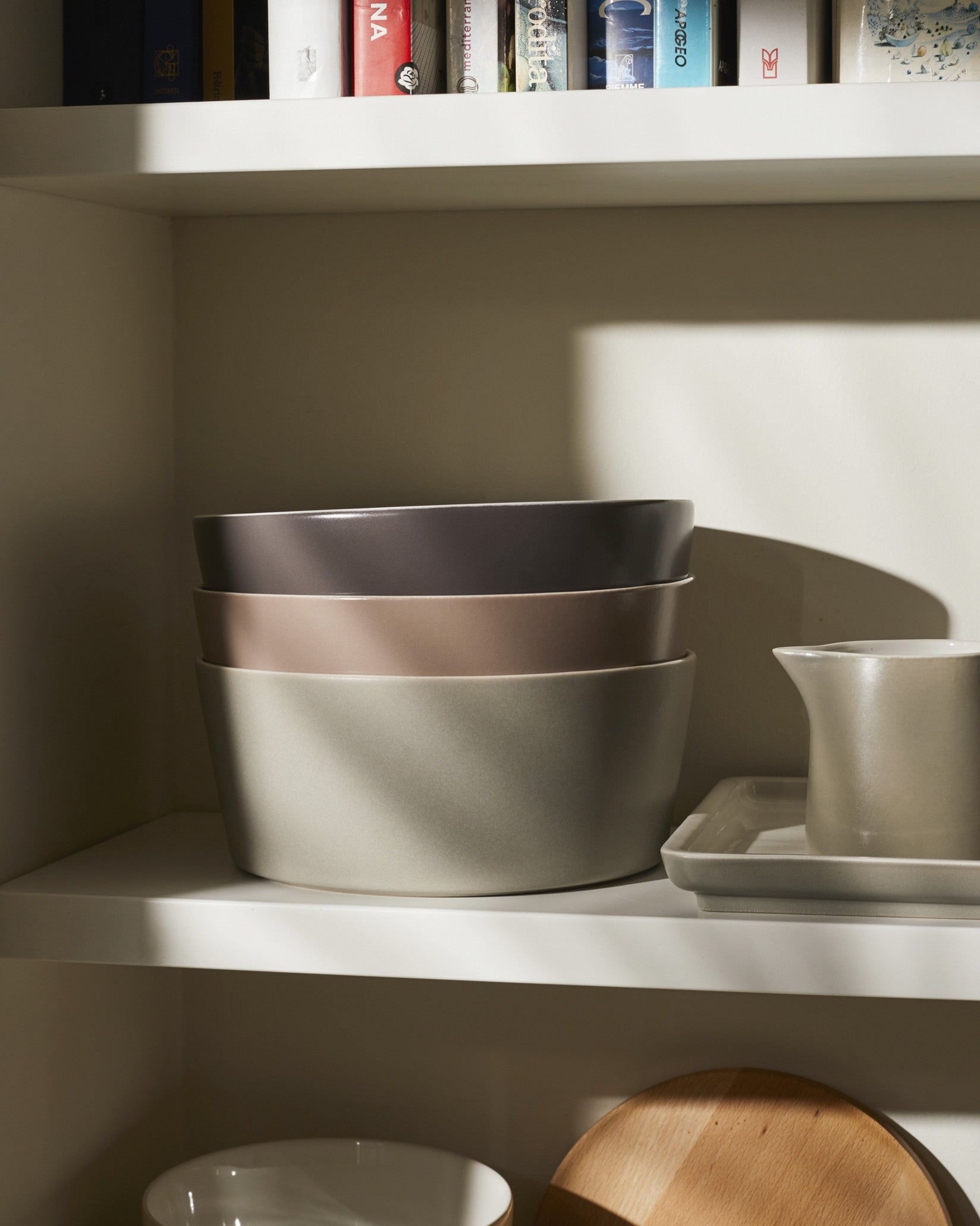 Tonale Dark grey Salad serving bowl Alessi 1