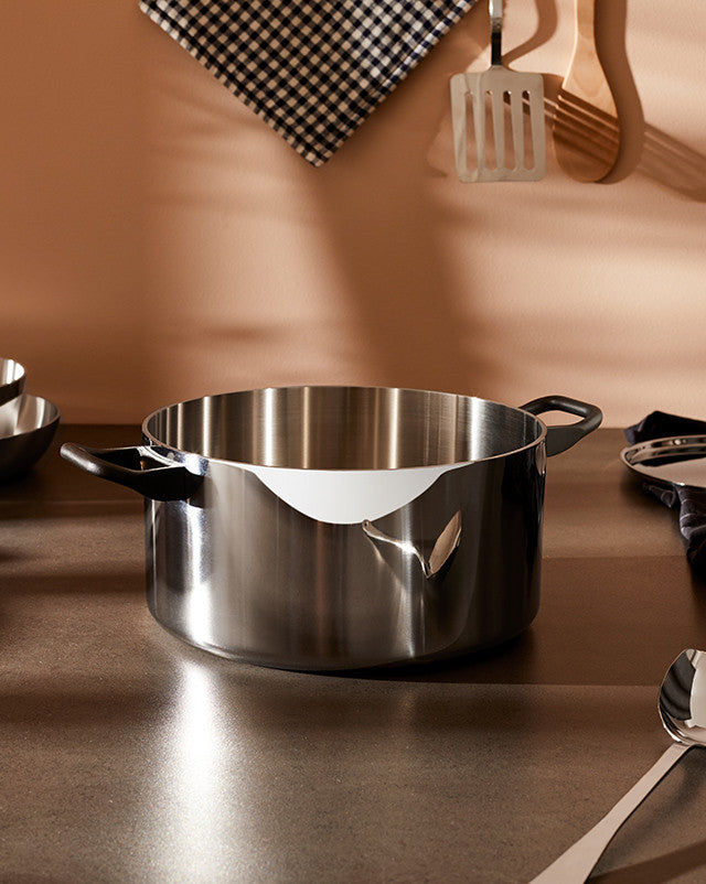 La Cintura di Orione cm 16 || inch 6¼″ Casserole with two handles Alessi
