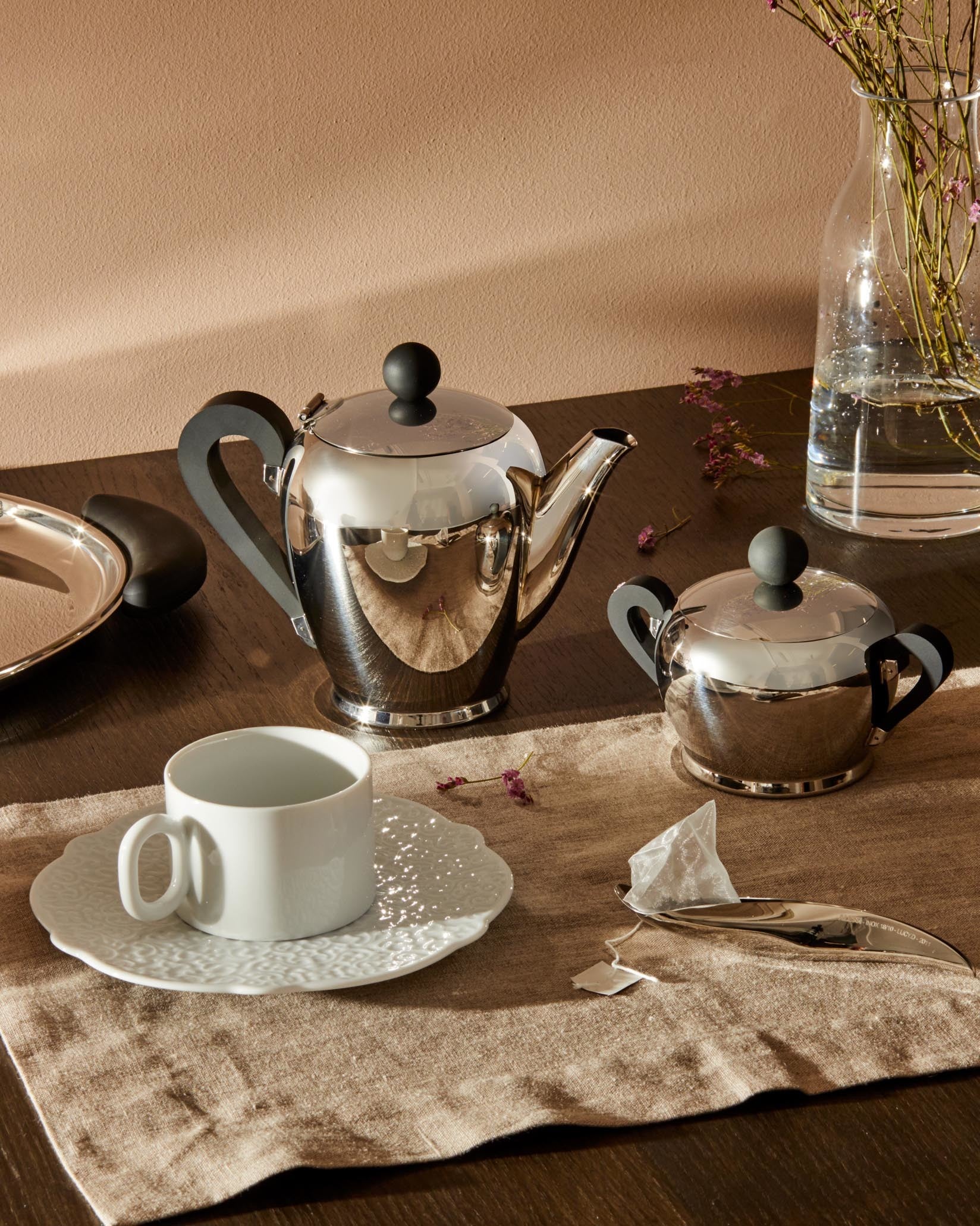 Bombé Default Title Teapot Alessi 1