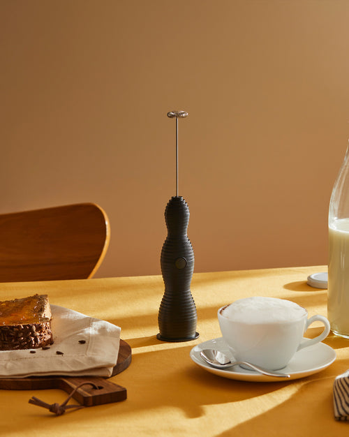 Pulcina red Milk frother Alessi