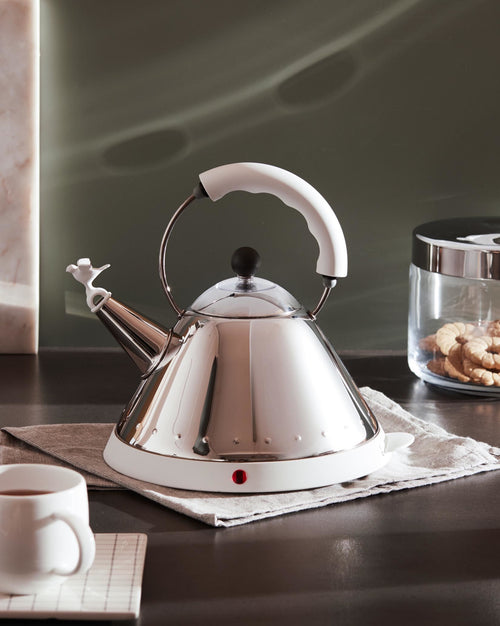 MG32 black Electric kettle Alessi