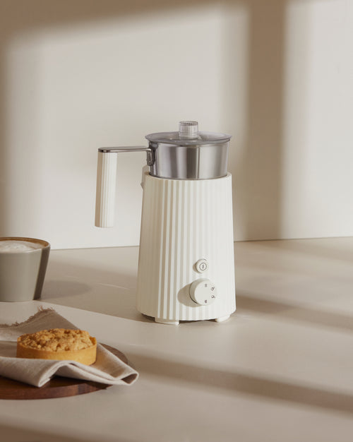Plissé white Multi-function milk frother. European plug Alessi